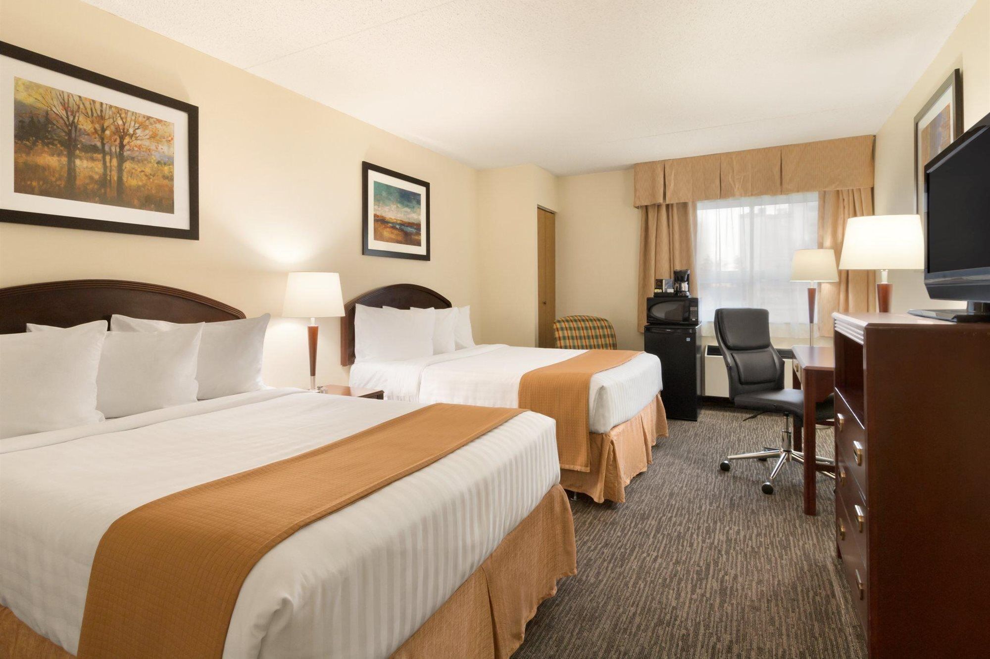Emerald Hotel & Suites Calgary Airport Exterior foto